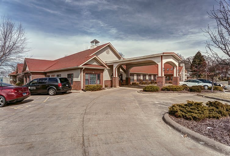 Charter Memory Care of Moline, Moline, IL