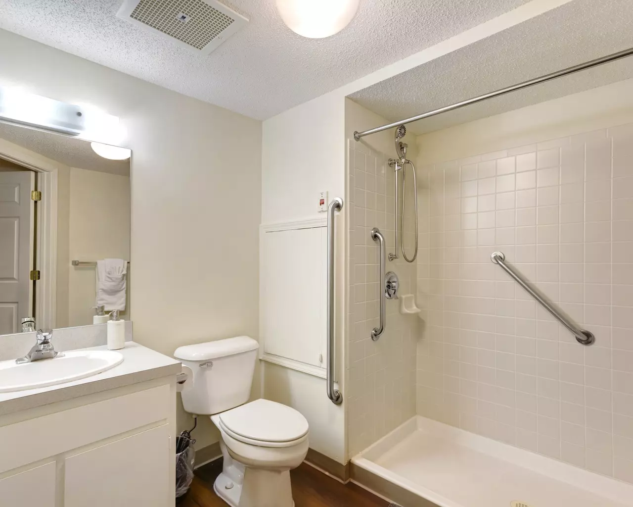 Independence Village of Plymouth, Plymouth, MI 24