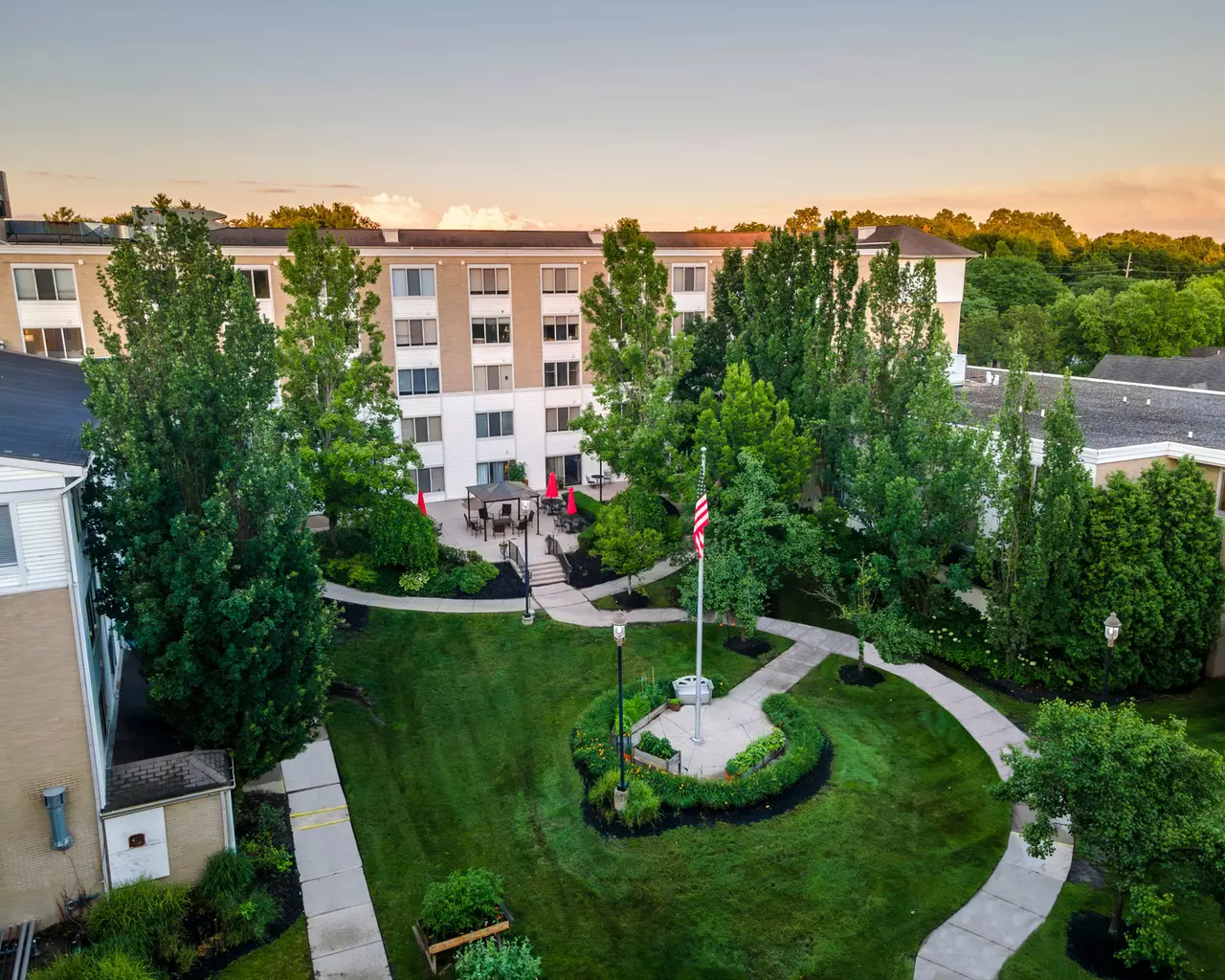 Independence Village of Plymouth, Plymouth, MI 4