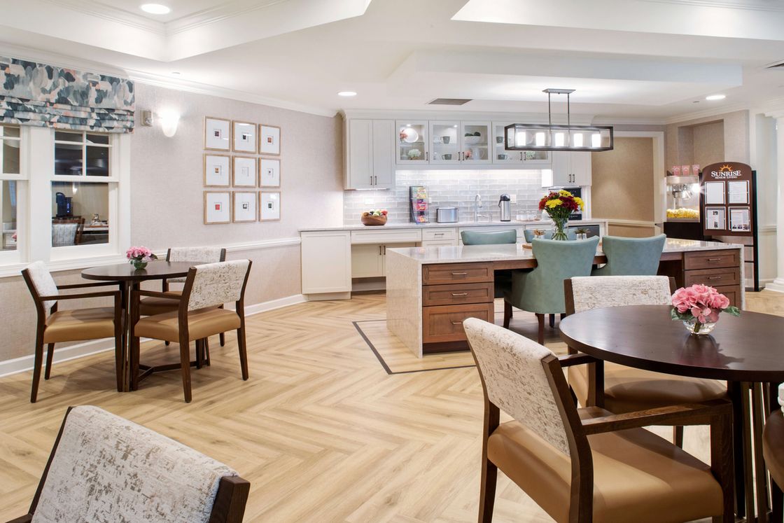 Sunrise of Bloomingdale, Bloomingdale, IL 3