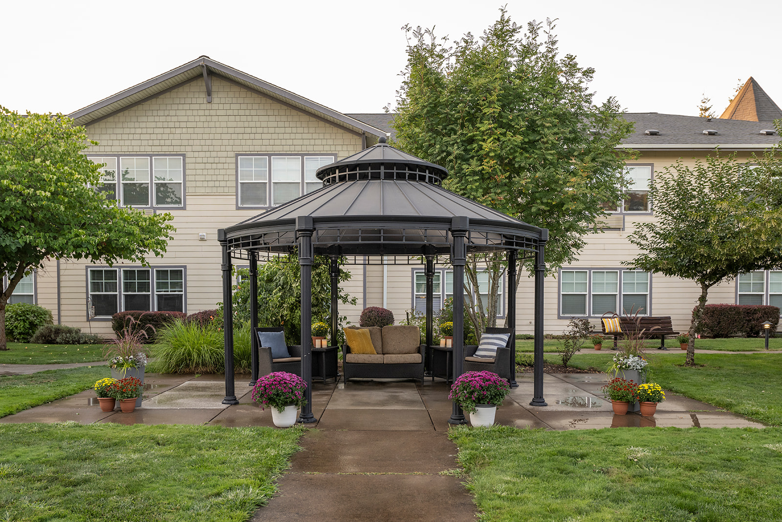 Middlefield Oaks Senior Living, Cottage Grove, OR 7
