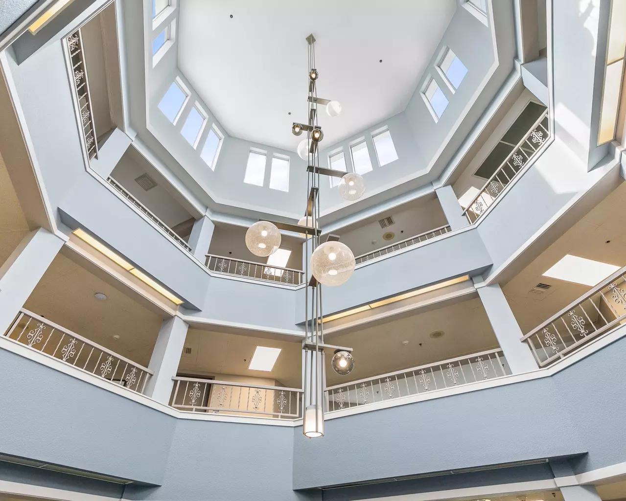 Independence Village of Des Moines (Beaverdale Estates), Des Moines, IA 11