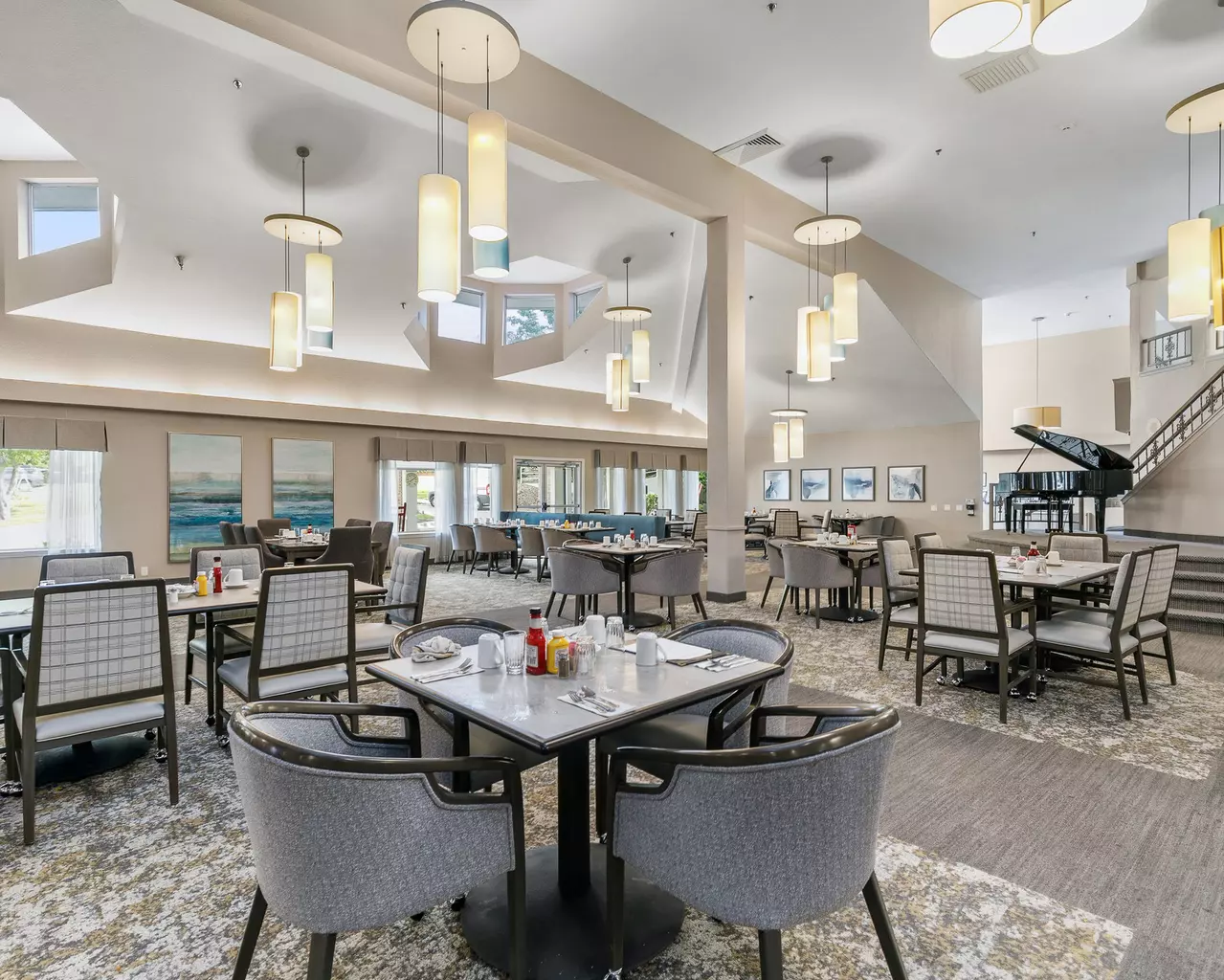 Independence Village of Des Moines (Beaverdale Estates), Des Moines, IA 16