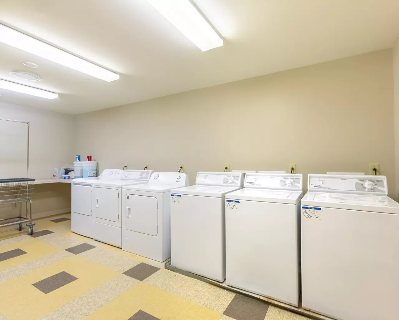 Independence Village of Avon (Prestwick), Avon, IN 18