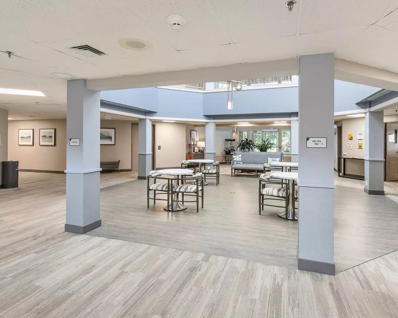 Independence Village of Des Moines (Beaverdale Estates), Des Moines, IA 21