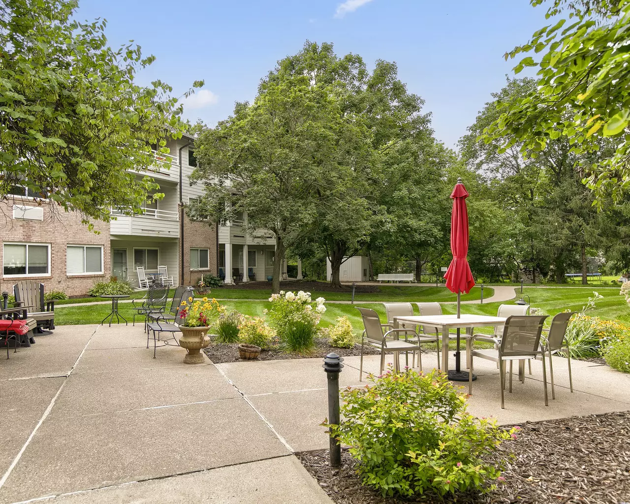 Independence Village of Des Moines (Beaverdale Estates), Des Moines, IA 4