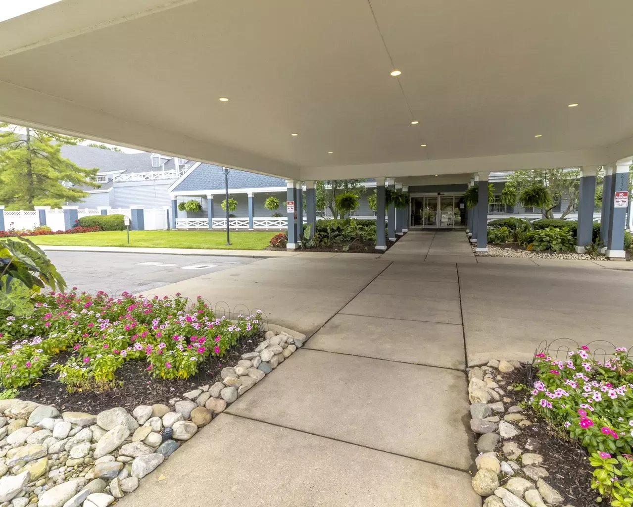 Danbury Cuyahoga Falls, Cuyahoga Falls, OH 5