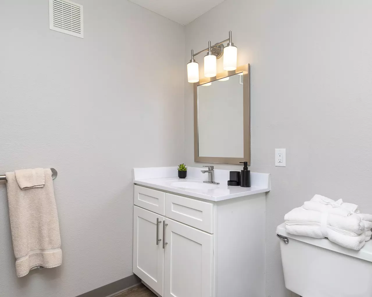 Independence Village of Des Moines (Beaverdale Estates), Des Moines, IA 42