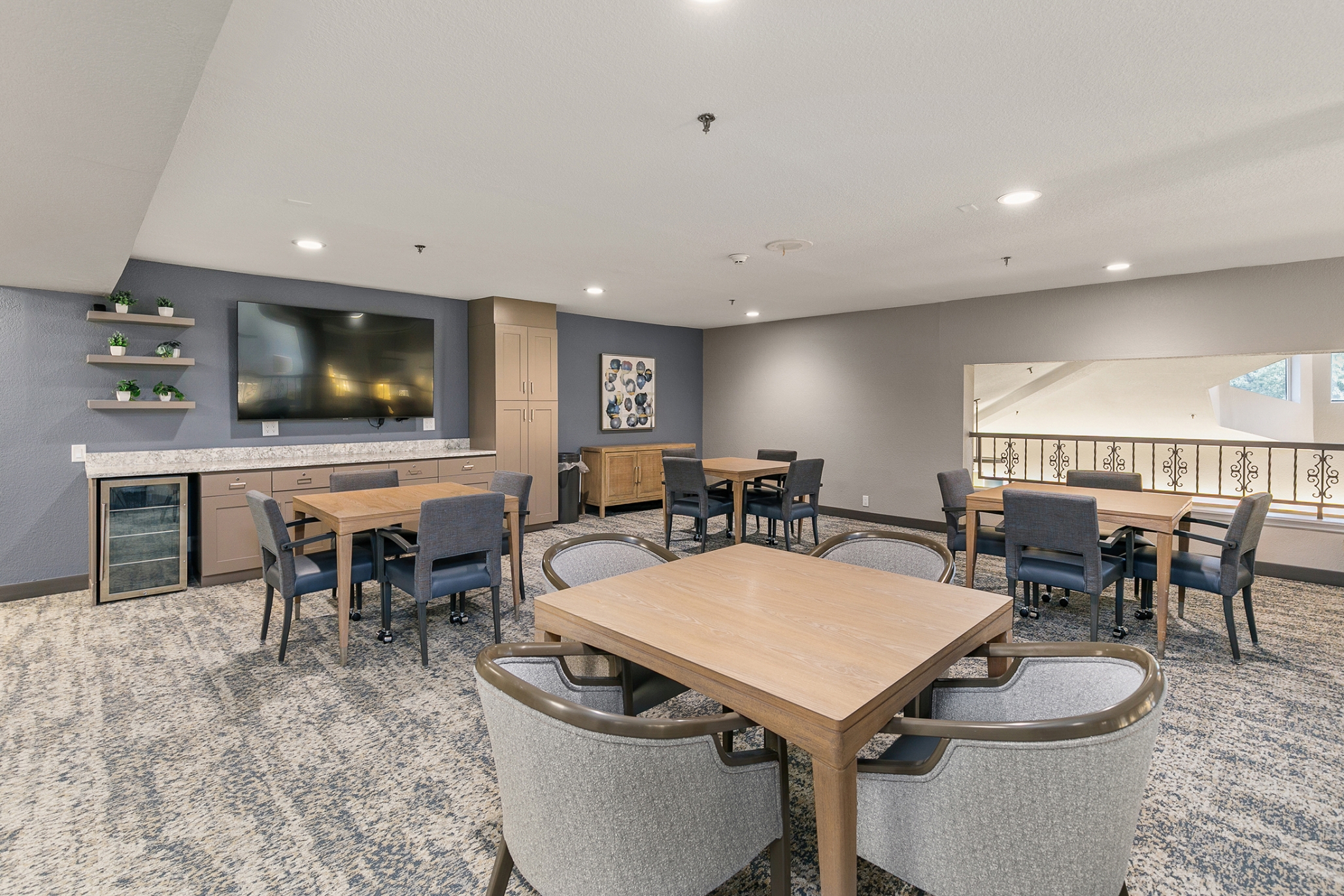 Independence Village of Des Moines (Beaverdale Estates), Des Moines, IA 53