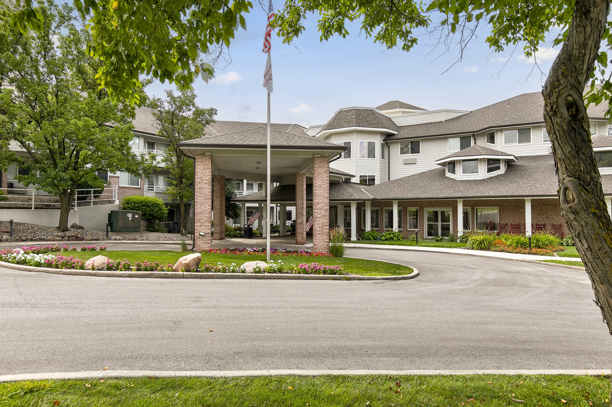 Independence Village of Des Moines (Beaverdale Estates), Des Moines, IA 4