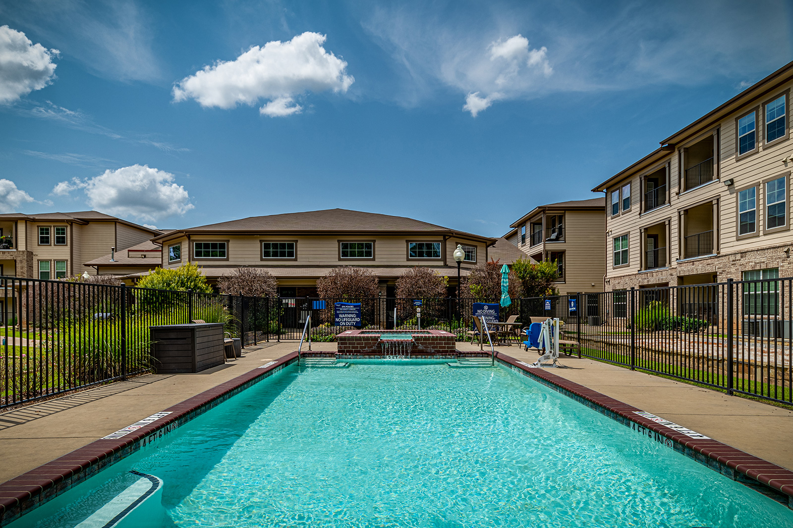 Parkview on Hollybrook, Longview, TX 3