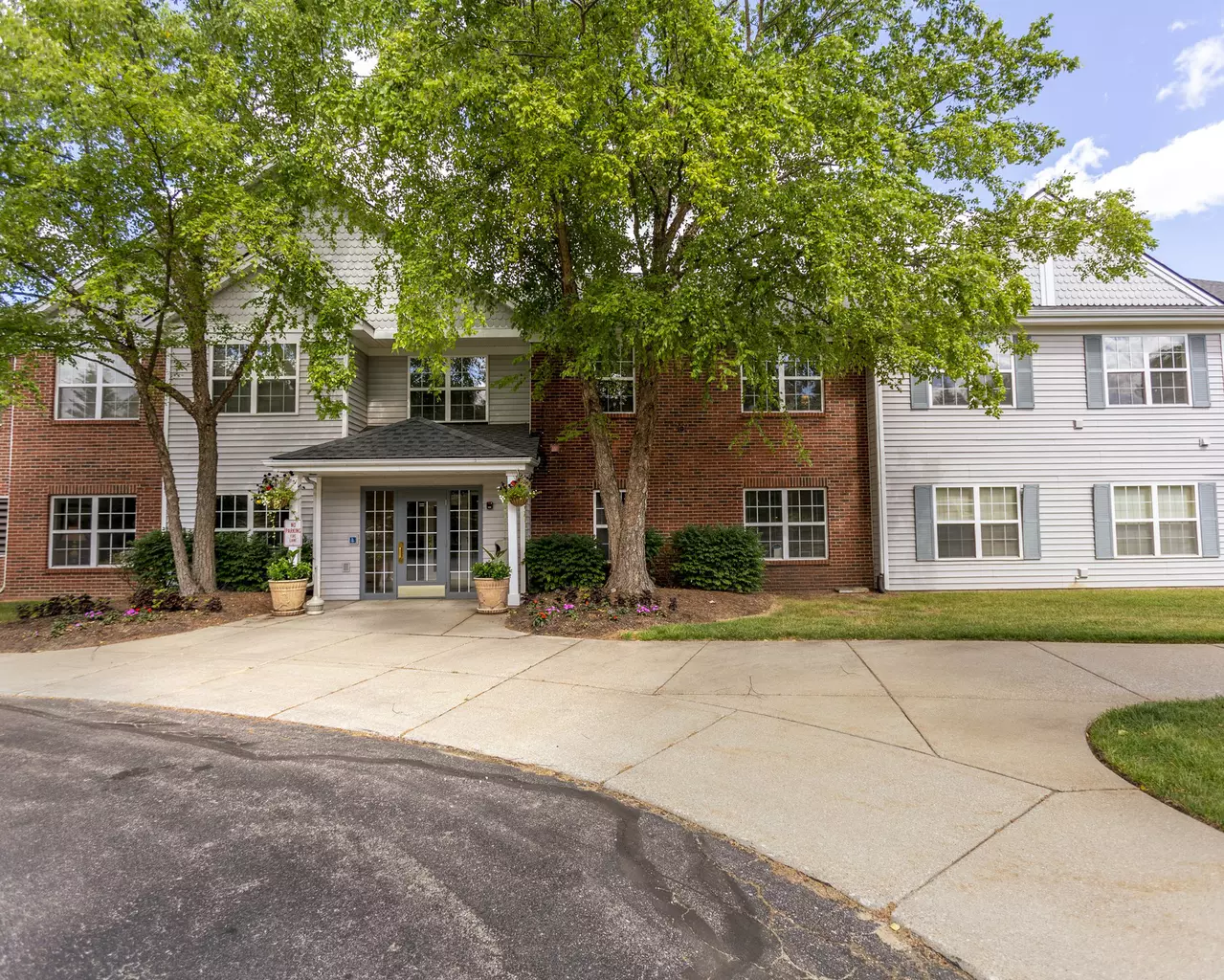 Independence Village of White Lake 4