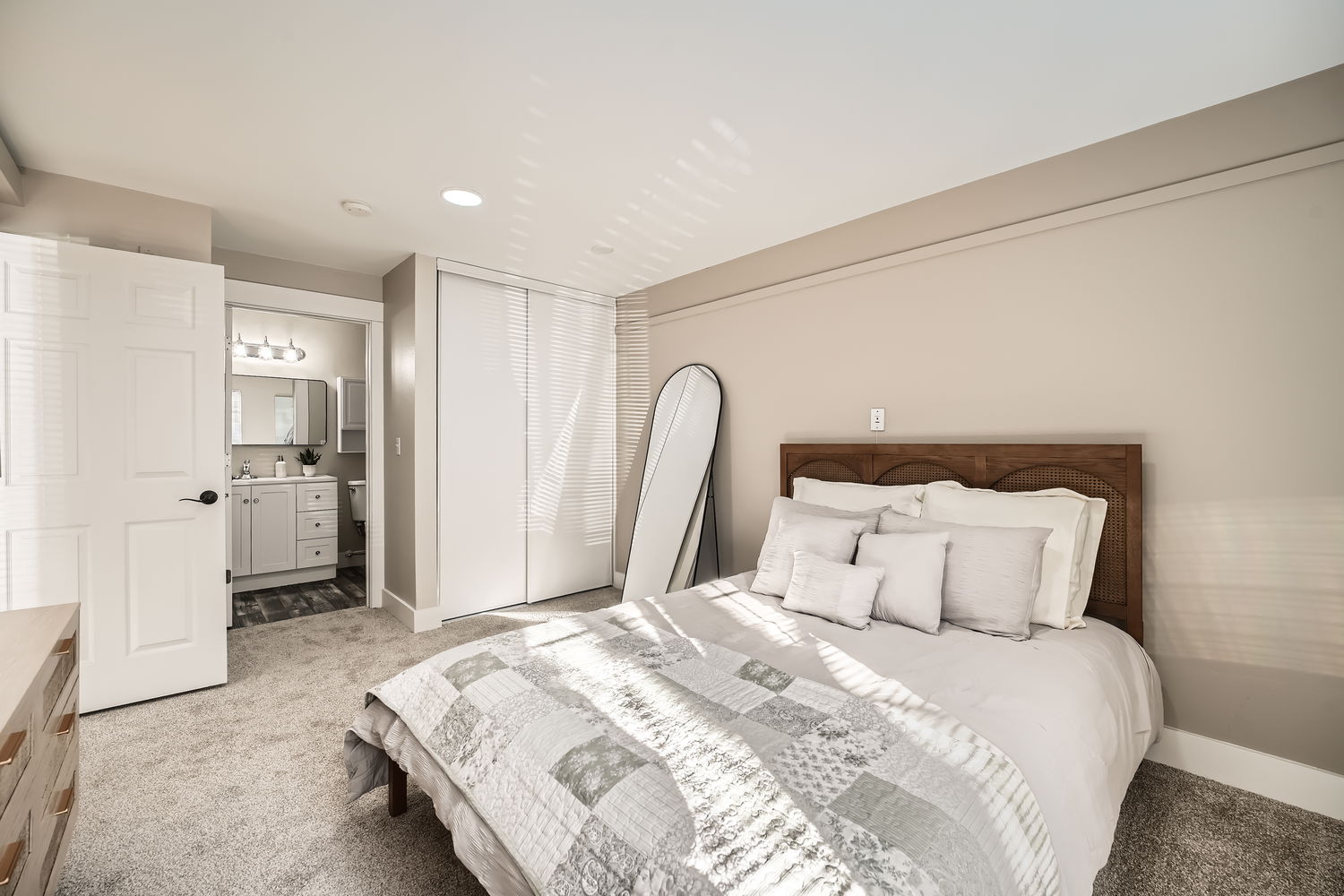 Farrington Court, Kent, WA 10