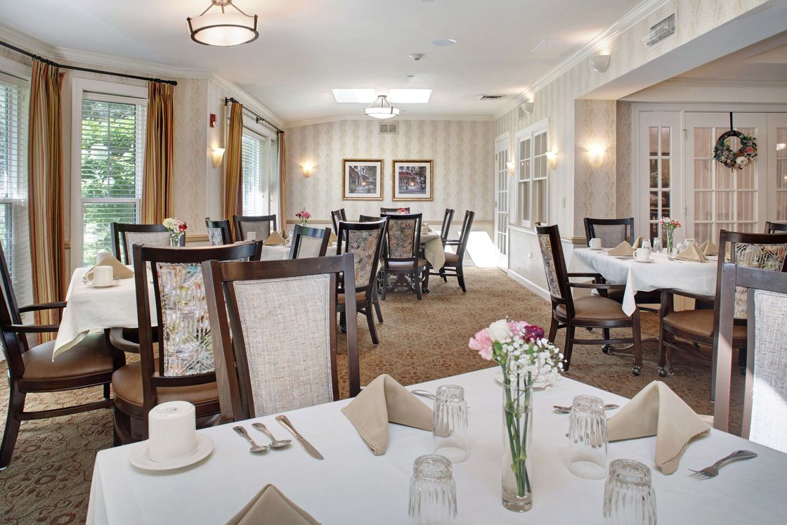 Sunrise of Crystal Lake, Crystal Lake, IL 3