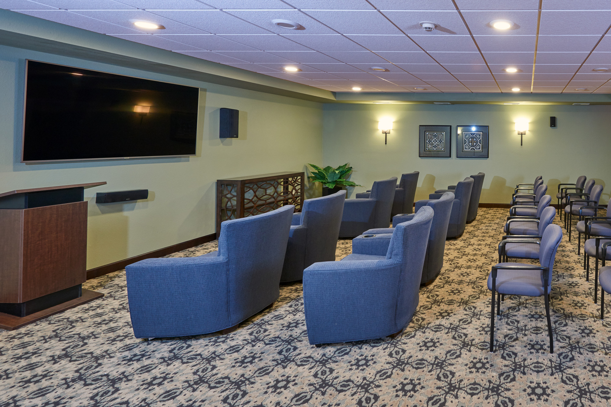 Amira Choice Roseville at Lexington, Roseville, MN 7