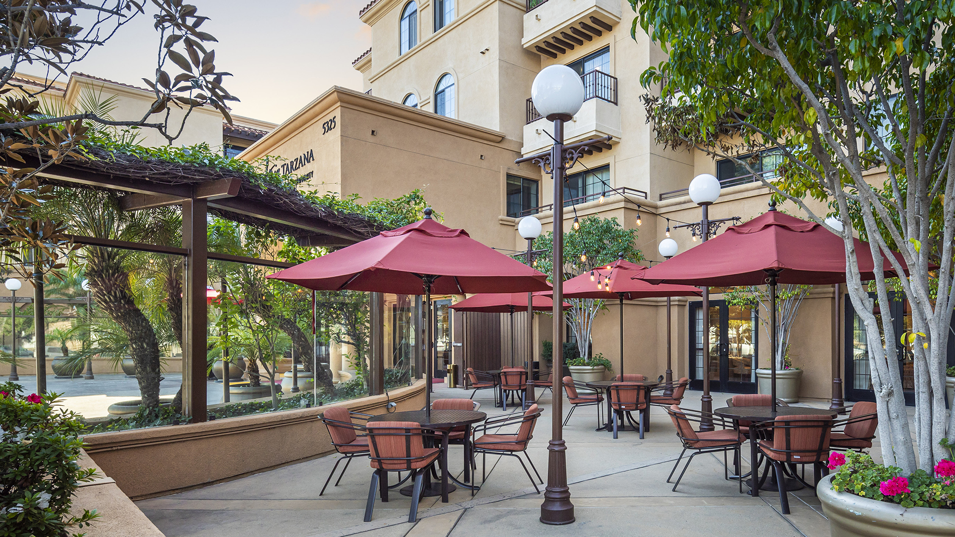 Atria Tarzana, Los Angeles, CA 4