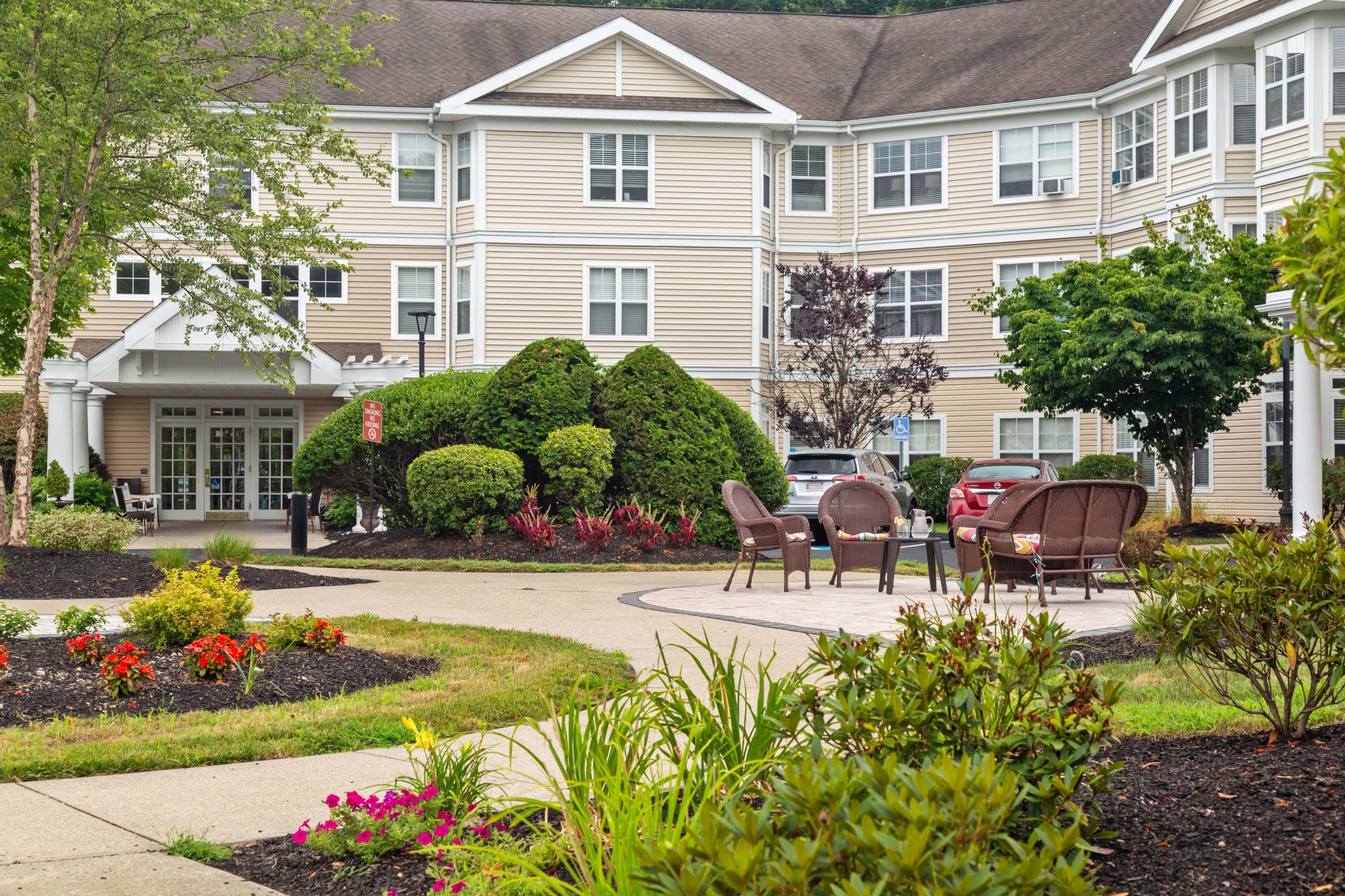 Benchmark Senior Living at Forge Hill, Franklin, MA 3
