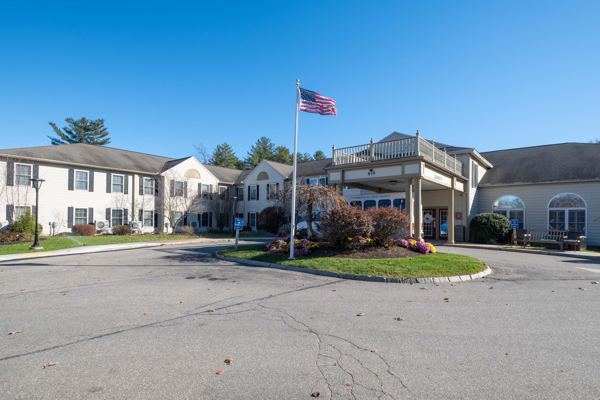 Benchmark Senior Living at Nashua Crossings, Nashua, NH 4