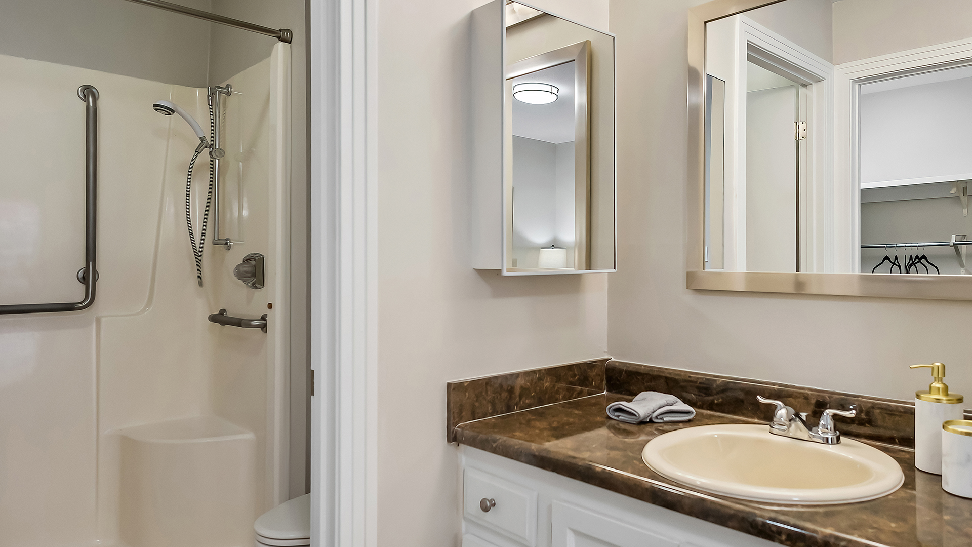 Chateau Ridgeland, Ridgeland, MS 11