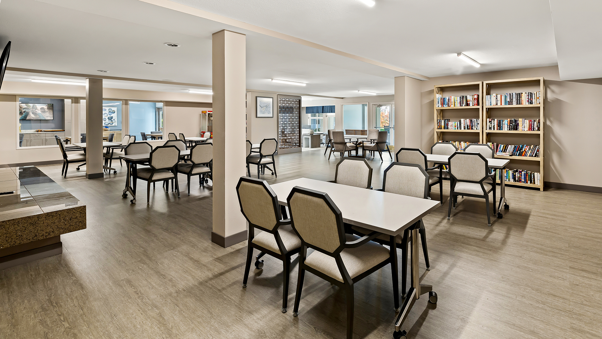 Holiday Illahee Hills, Urbandale, IA 12