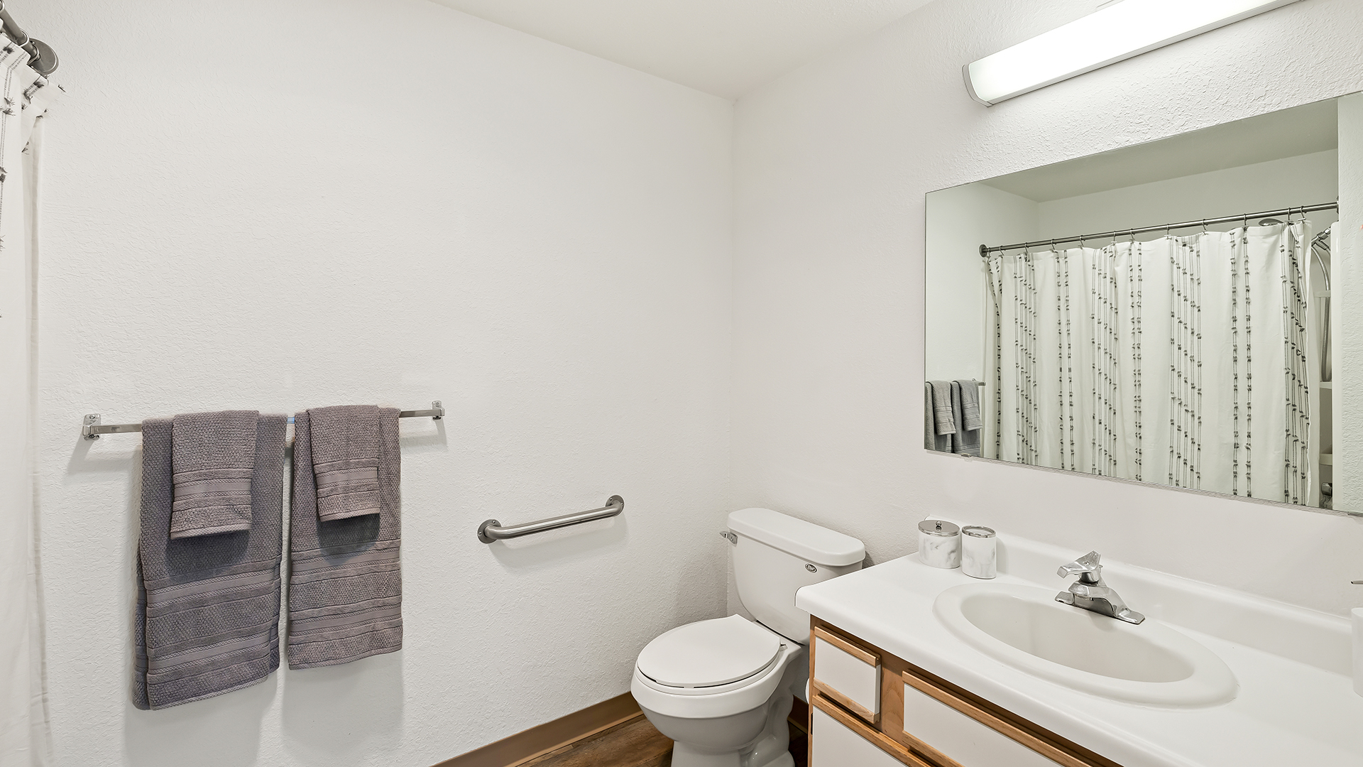 Holiday Illahee Hills, Urbandale, IA 17