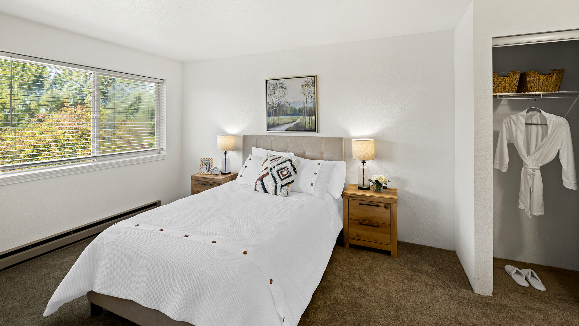 Holiday Illahee Hills, Urbandale, IA 16