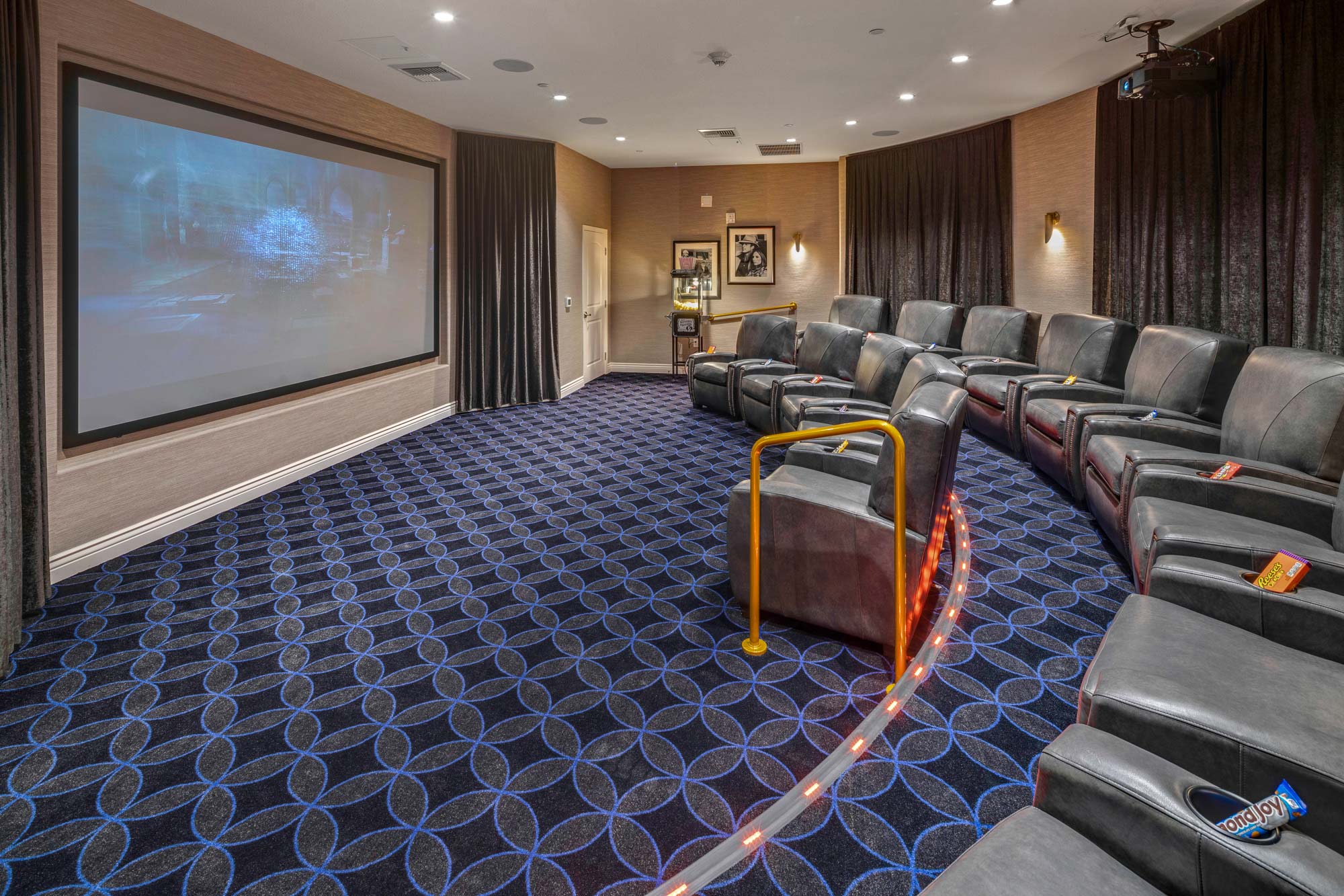 Oakmont of Valencia, Santa Clarita, CA 9