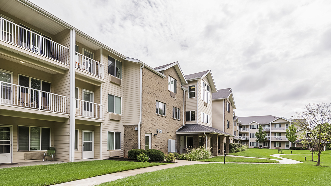 Holiday Greenwood Terrace, Lenexa, KS 14