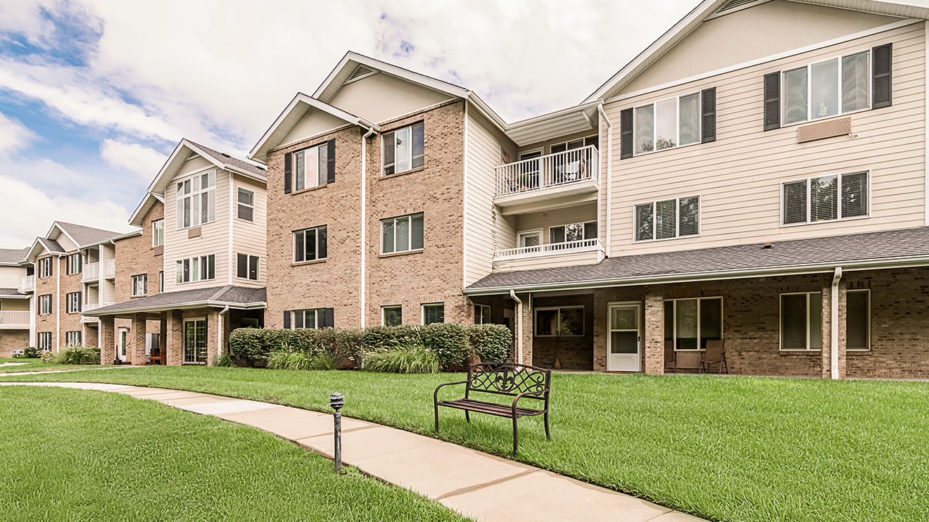 Holiday Greenwood Terrace, Lenexa, KS 13