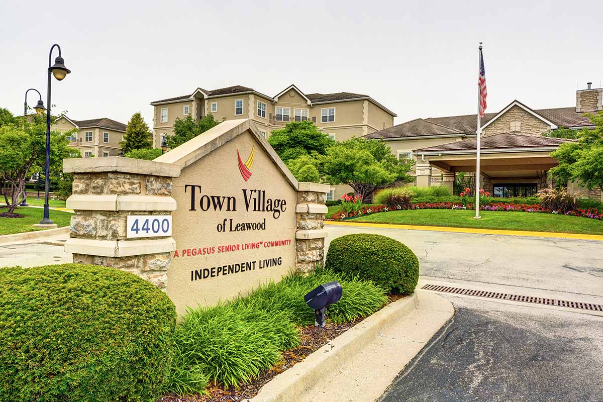 Town Village of Leawood, Leawood, KS 2