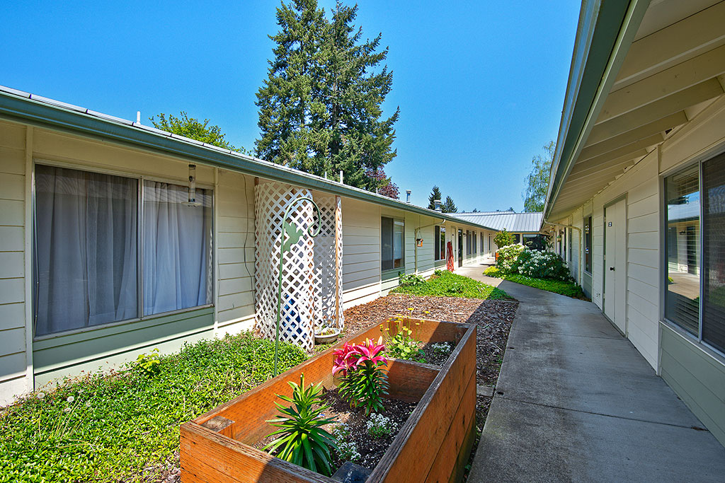 Jefferson Lodge Memory Care Community, Dallas, OR 11