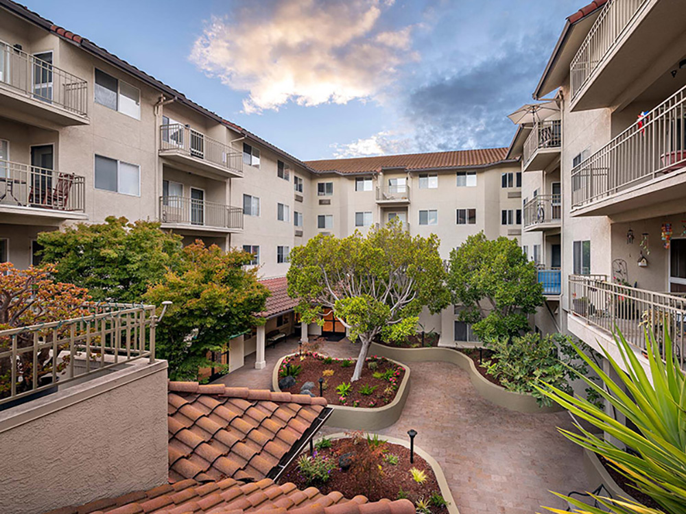 Holiday Warburton Place, Santa Clara, CA 5