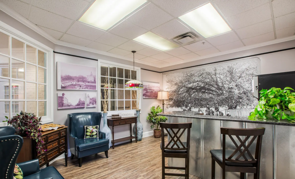 Southern Pines Senior Living, A Charter Senior Living Community, Thomasville, GA 4