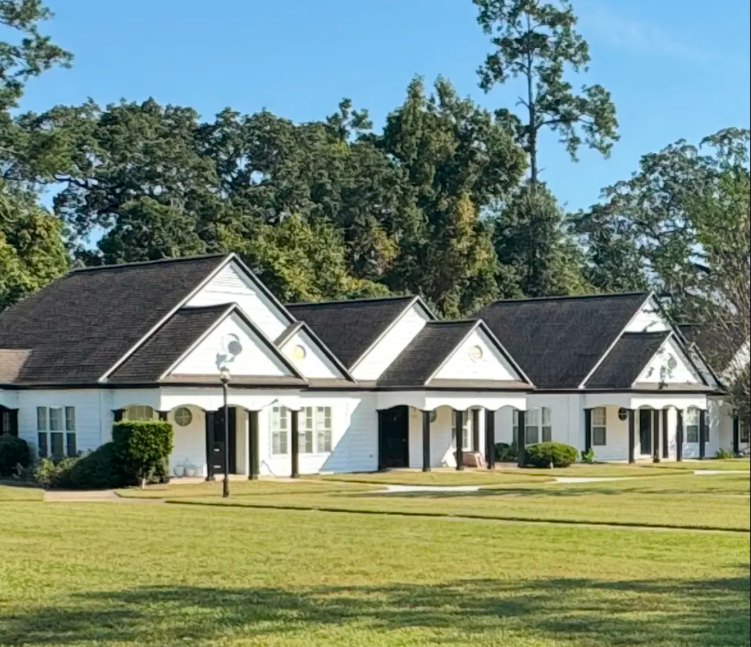 Southern Pines Senior Living, A Charter Senior Living Community, Thomasville, GA 2