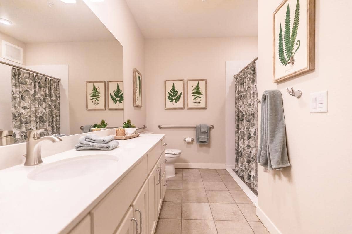 The Bluffs of Flagstaff Senior Living, Flagstaff, AZ 43