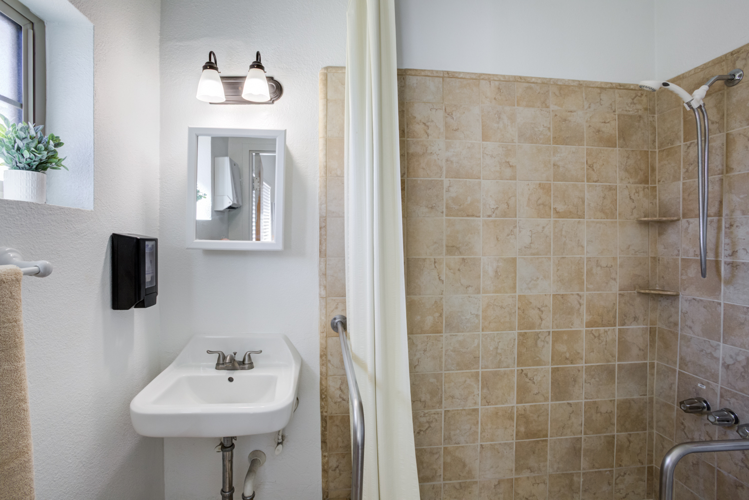 Woodland Palms Memory Care, Tucson, AZ 10