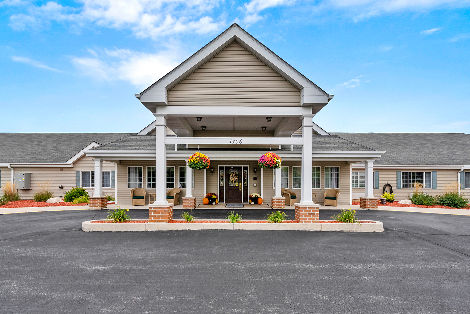 LakeHouse  New Holstein, New Holstein, WI