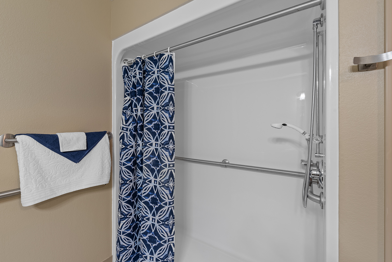 LakeHouse Chippewa Falls, Chippewa Falls, WI 25