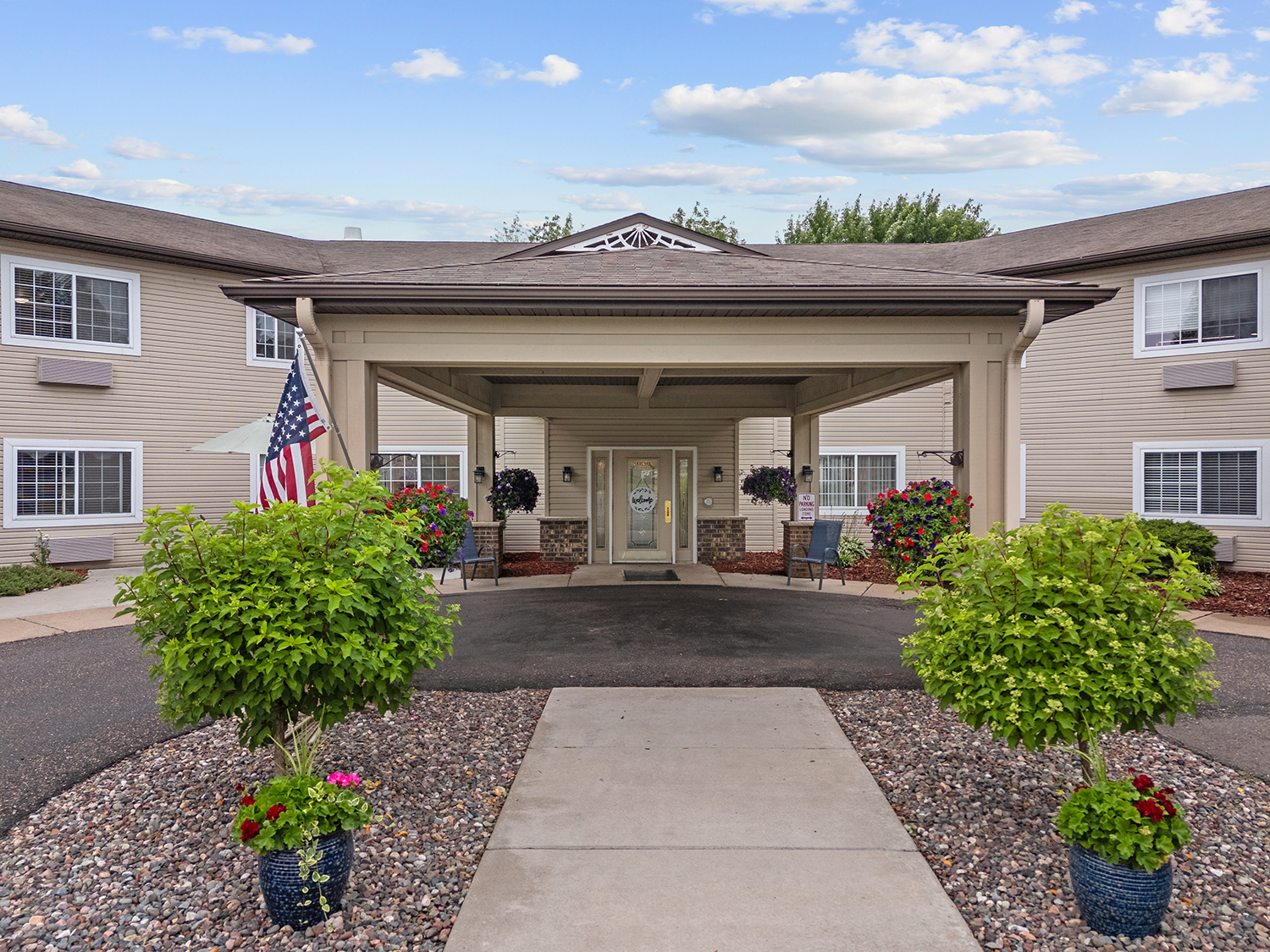 Oaks Gardens Place, Altoona, WI 2