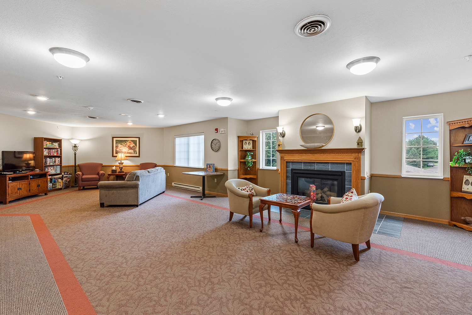 Oaks Gardens Place, Altoona, WI 14