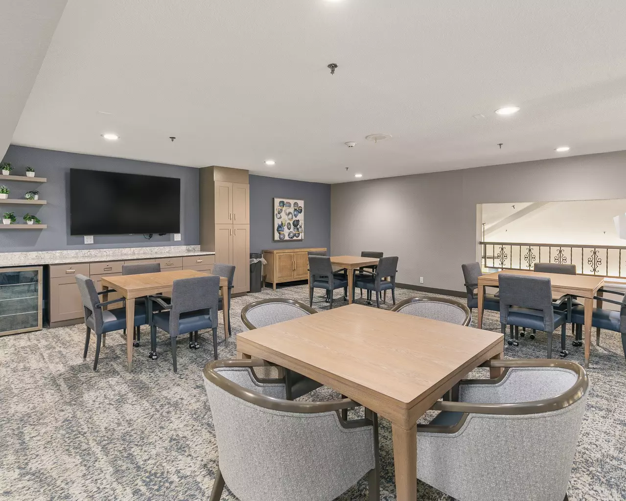 Independence Village of Des Moines (Beaverdale Estates), Des Moines, IA 22