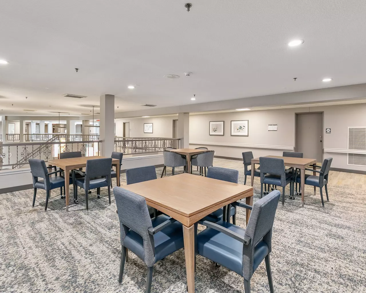 Independence Village of Des Moines (Beaverdale Estates), Des Moines, IA 23