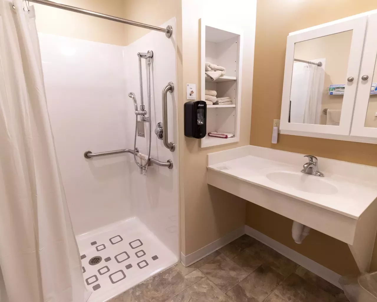 Bayfield Assisted Living & Memory Care, Bay City, MI 24