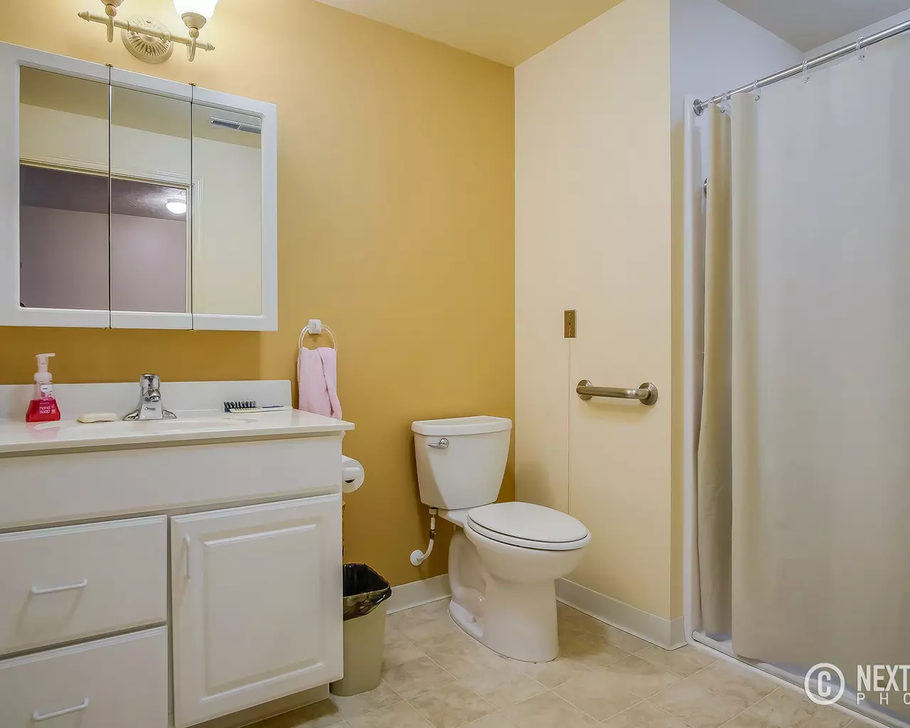 Oliver Woods Assisted Living and Memory Care, Owosso, MI 38