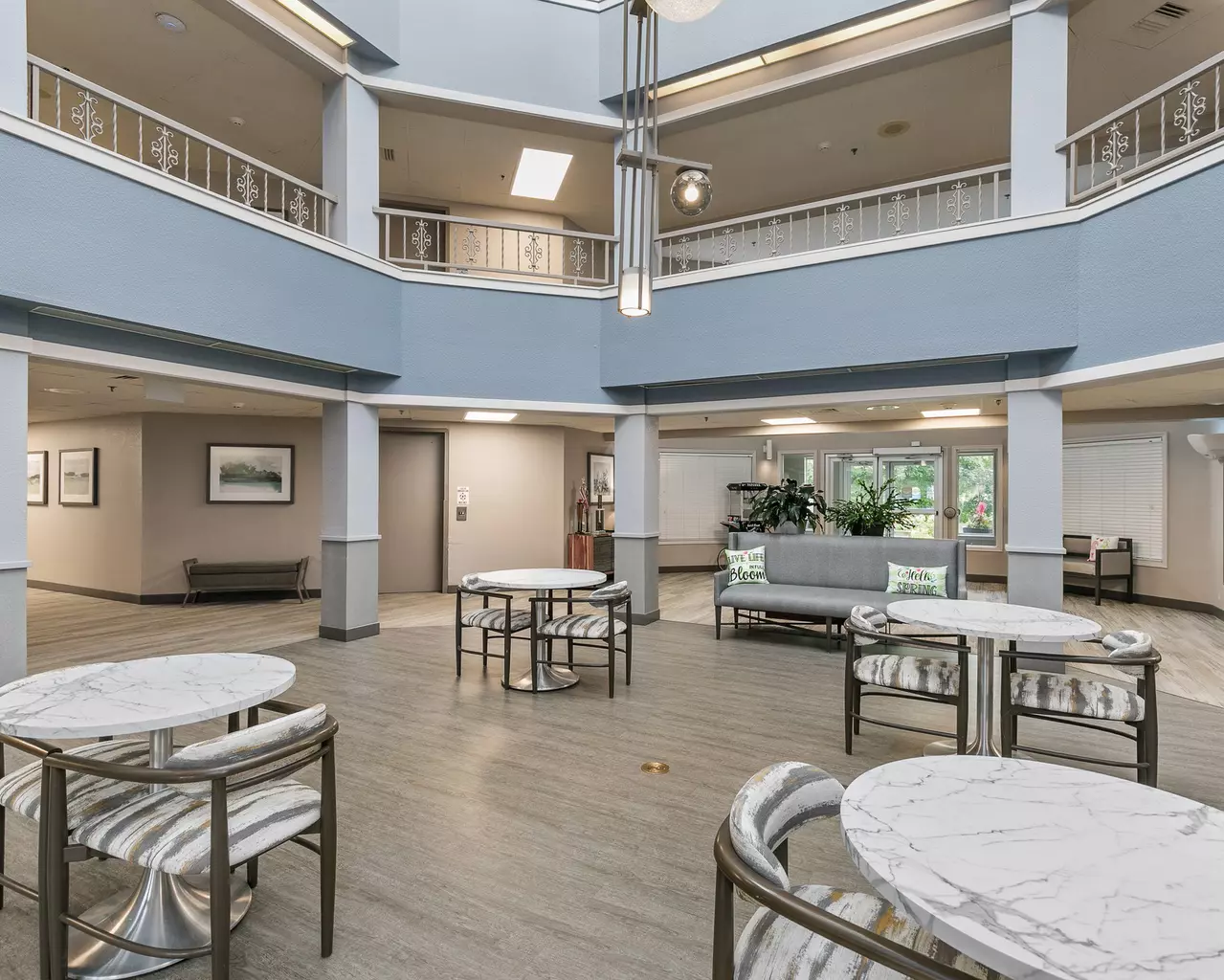 Independence Village of Des Moines (Beaverdale Estates), Des Moines, IA 9