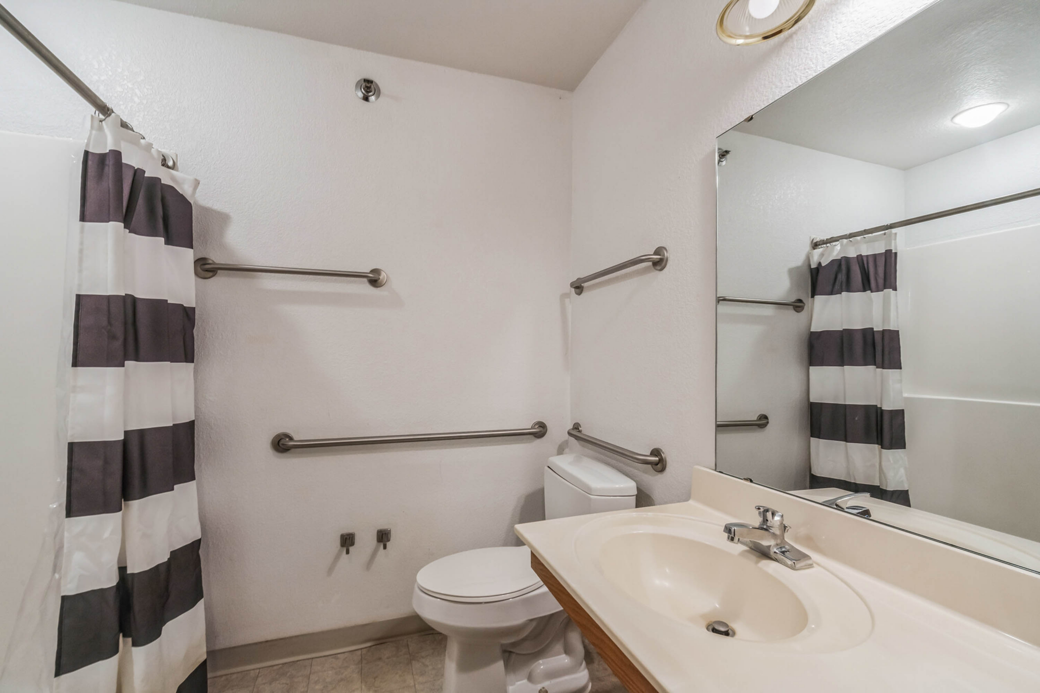 Adava Care of Pewaukee, Pewaukee, WI 8