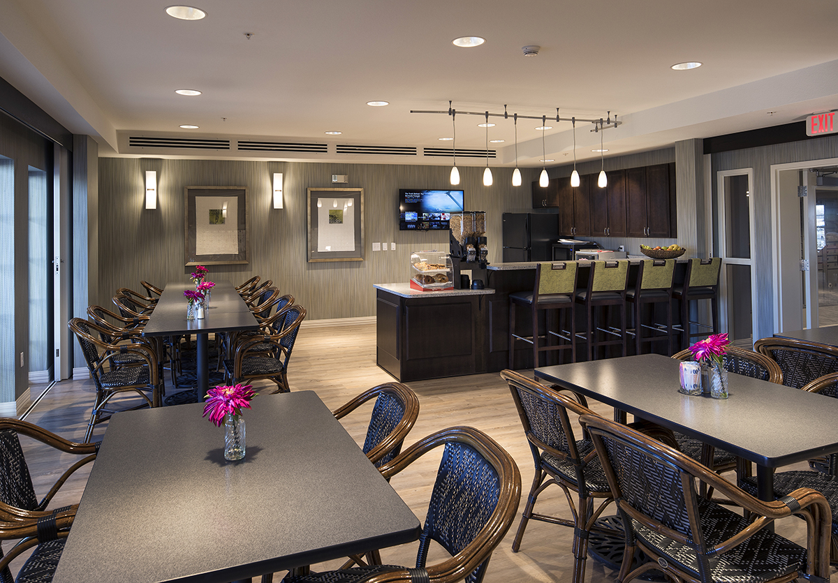 Oxford Villa Active Senior Apartments, Wichita, KS 3