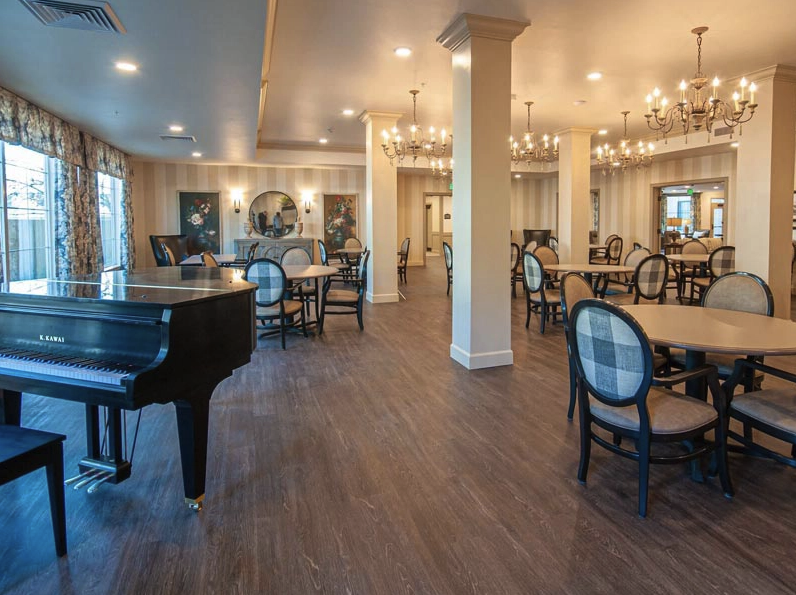 The Grove Senior Living, Medford, OR 10