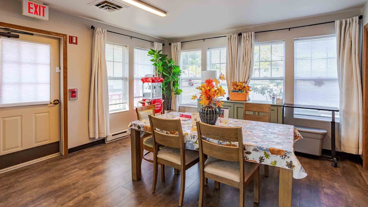 Dimensions Living Cudahy, Cudahy, WI 5